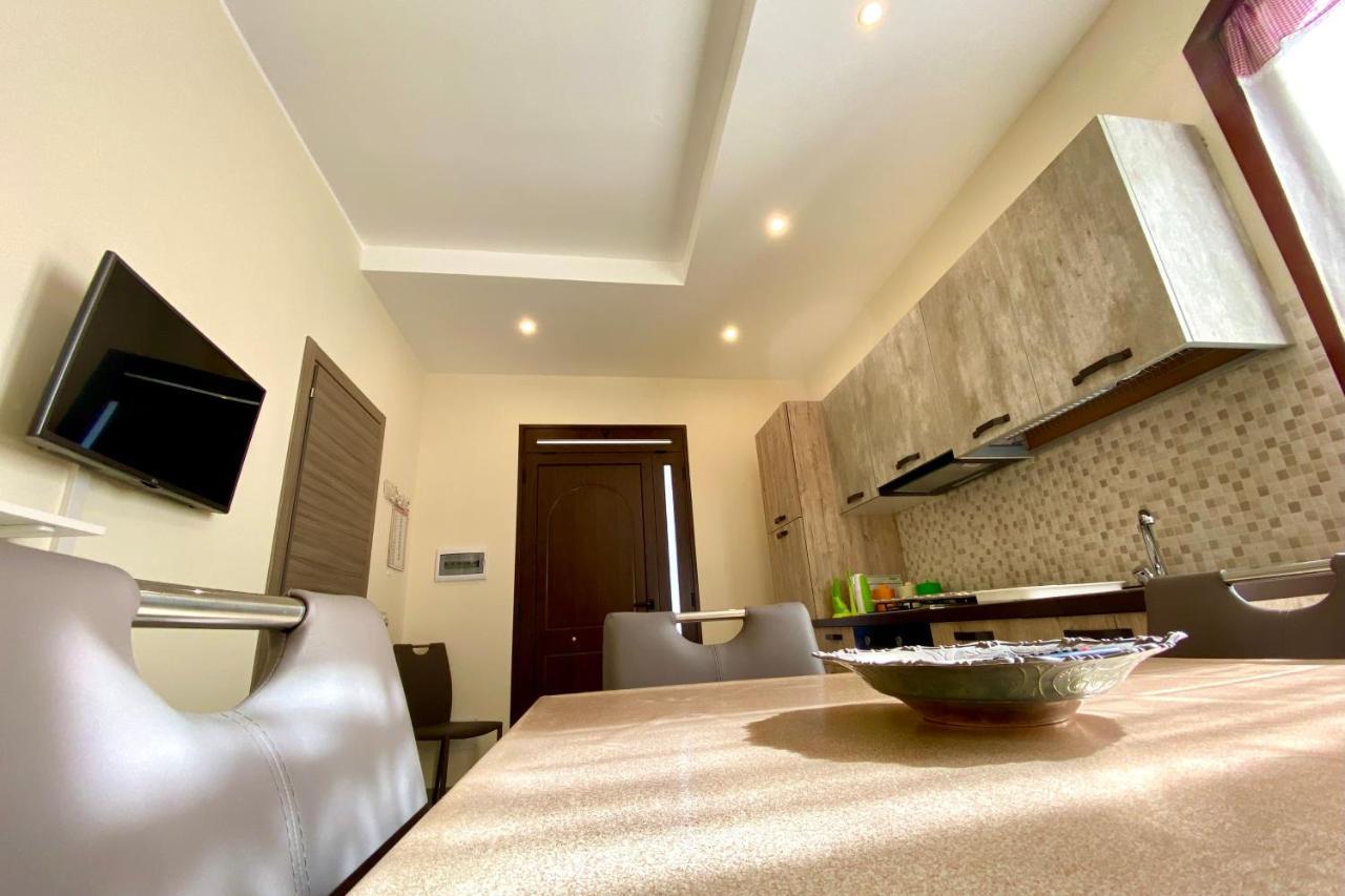 Villa Paola 阿沃拉 外观 照片